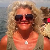 Lynne Campbell Photo 38