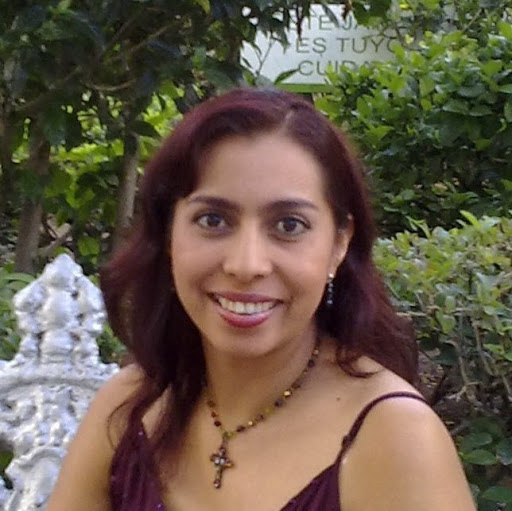 Elizabeth Gaytan Photo 21