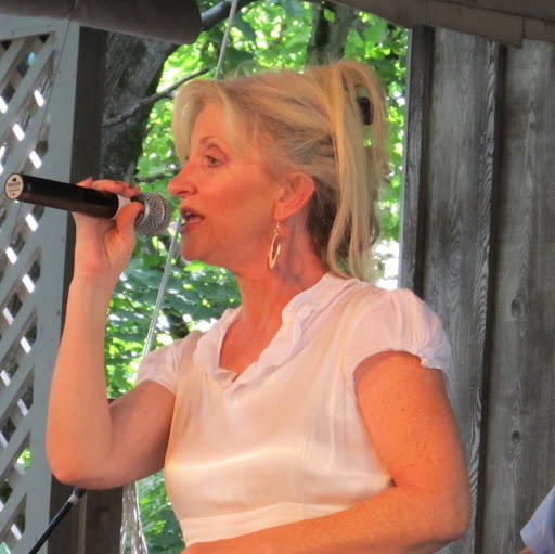 Liz Tate Photo 11