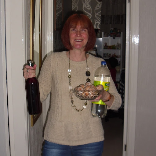 Debbie Hunt Photo 26