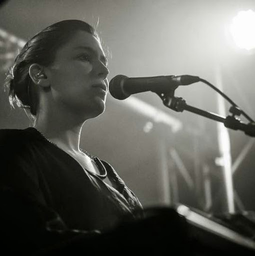 Nicole Robson Photo 38