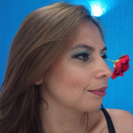 Claudia Campos Photo 13
