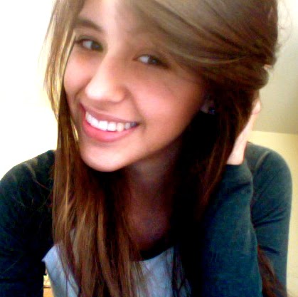 Ada Flores Photo 10