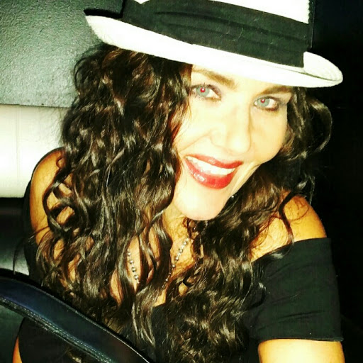 Sandra Crew Photo 22