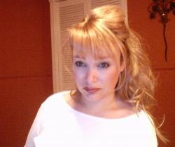 Kristine Moore Photo 32