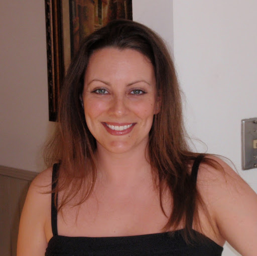 Lori Thompson Photo 45