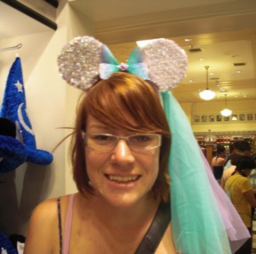 Elizabeth Jensen Photo 18