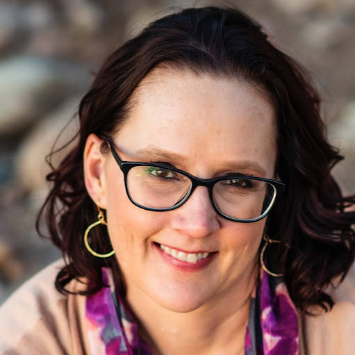 Michelle Davidson Photo 16