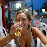 Anna Davies Photo 32