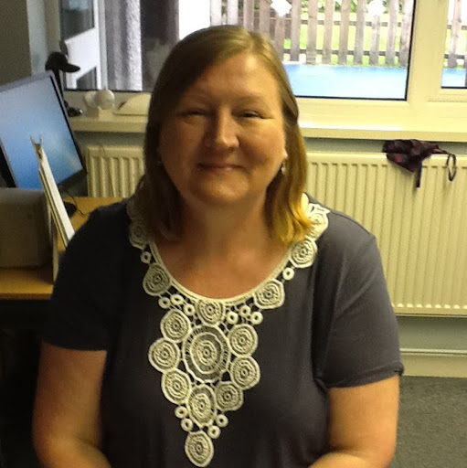 Lorraine Roberts Photo 10