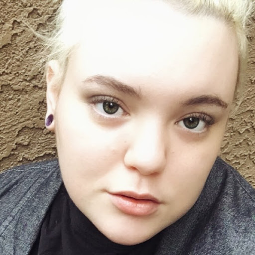 Emily Robbins Photo 28