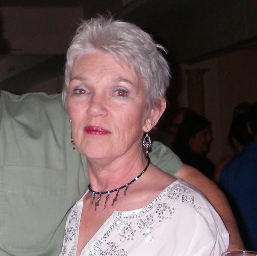 Gail Woods Photo 32