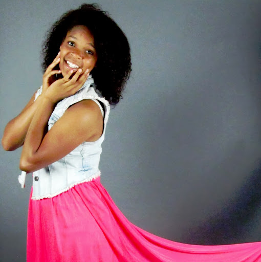 Gloria Fleming Photo 25