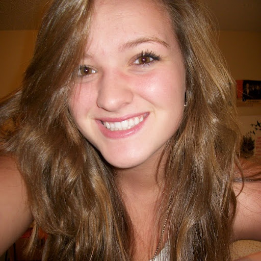 Emily Travis Photo 13