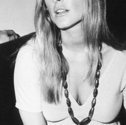 Tracey Henderson Photo 33