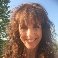 Elizabeth Quinn Photo 15