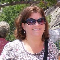 Elizabeth Naylor Photo 18