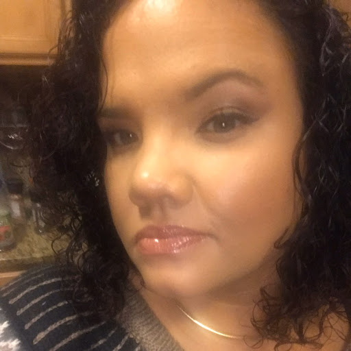 Elizabeth Mathews Photo 33