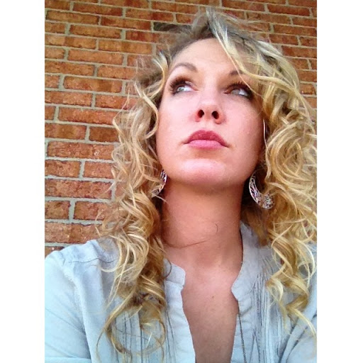 Allison Schilling Photo 13
