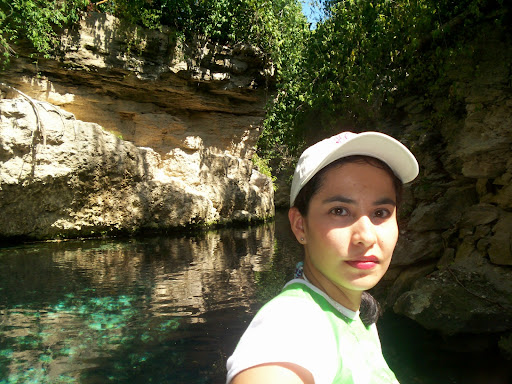 Abril Rodriguez Photo 12