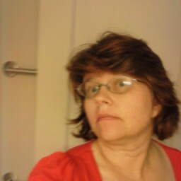 Lora Larson Photo 3