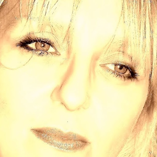 Jennifer Wells Photo 39