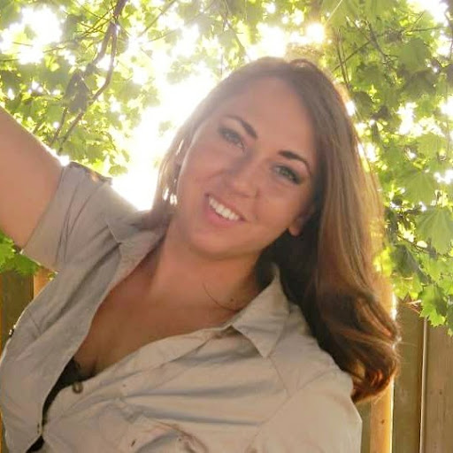 Laura Costa Photo 8