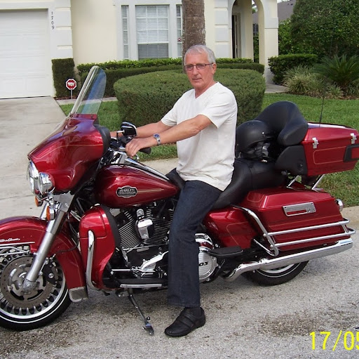Alan Hubbard Photo 34