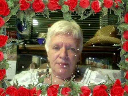 Betty Brown Photo 5