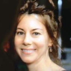 Kristen Roberts Photo 26