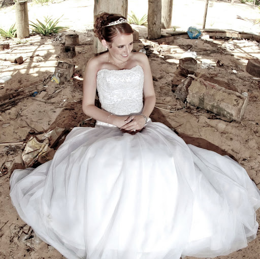 Sarah Clifton Photo 30