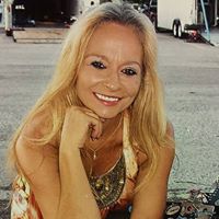 Suzanne Montgomery Photo 38