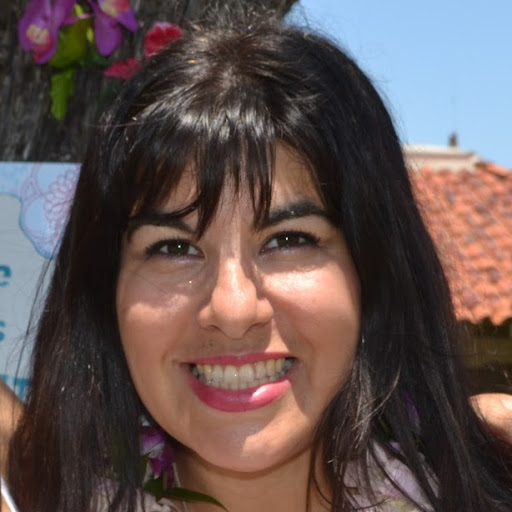 Bernadette Davis Photo 13