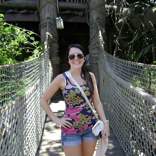 Riley Sullivan Photo 21