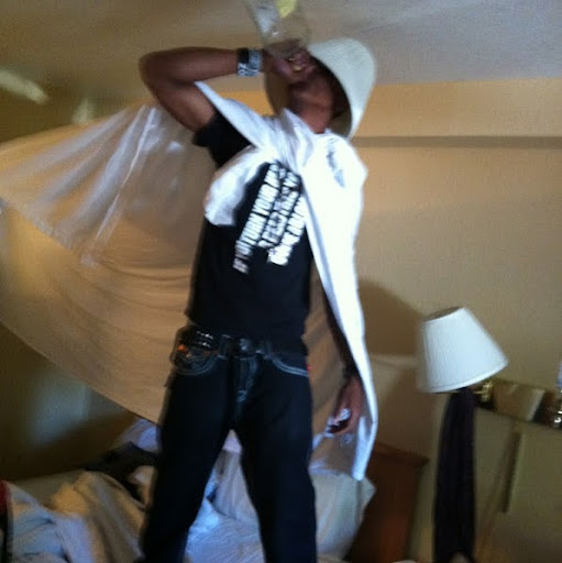 Wesley Robinson Photo 34
