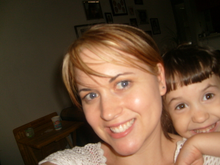 Elizabeth Olivas Photo 28
