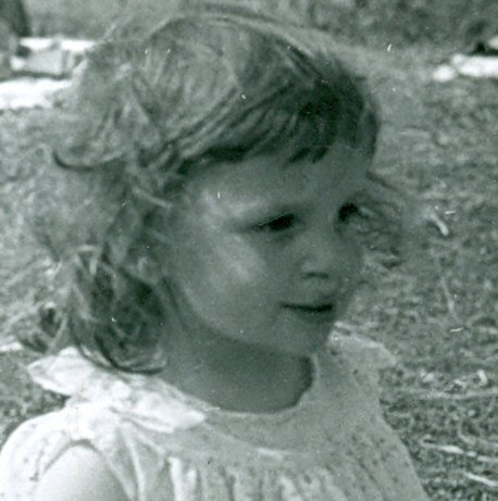 Kate Martin Photo 11