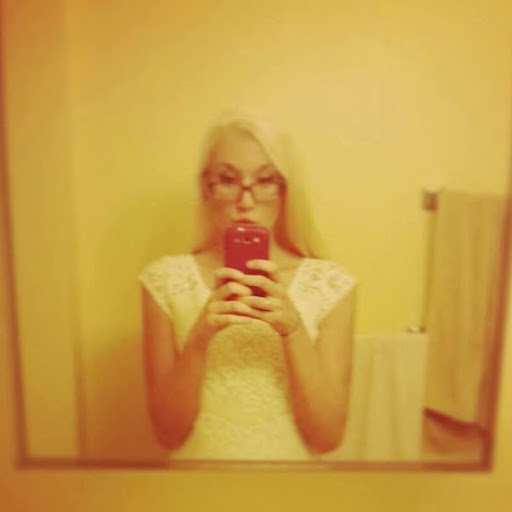 Alice Carter Photo 21