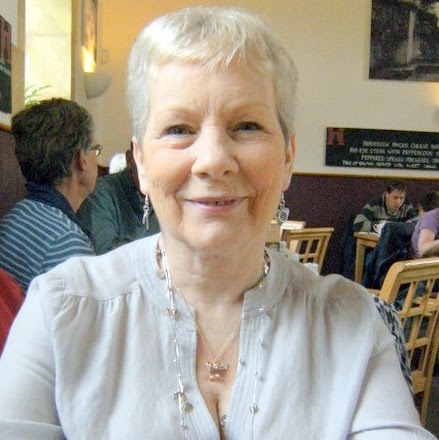 Sandra Sutherland Photo 34
