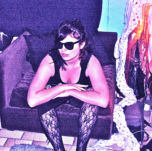 Sarah Irving Photo 34