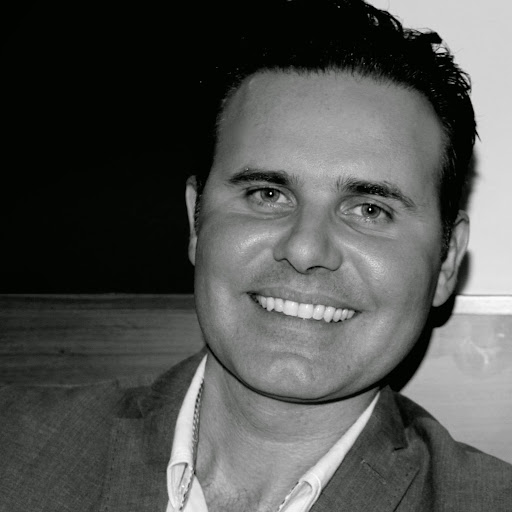 Christian Elliott Photo 31