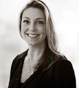 Laura Guth Photo 5