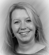 Laura Howard Photo 9