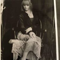 Jennifer Elliott Photo 18