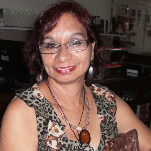 Martha Taylor Photo 17