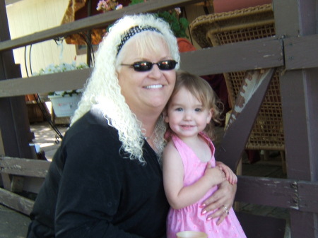 Lori Wells Photo 22