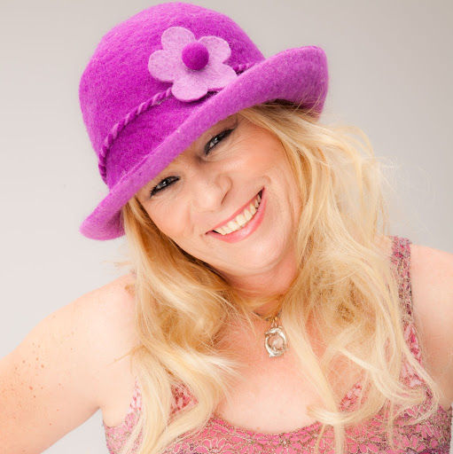 Melissa James Photo 10