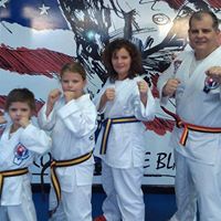 Michele Holt Photo 39