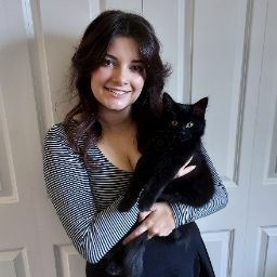 Danielle Leonard Photo 34