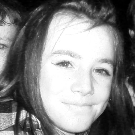 Anna Thomson Photo 9